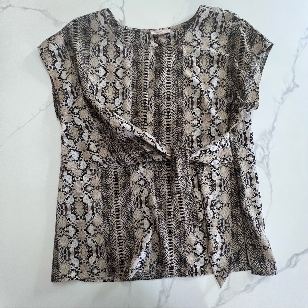 COMI VINTAGE animal print short sleeve blouse size large